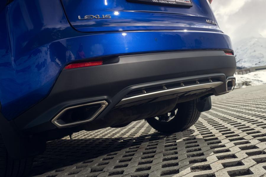 Детали экстерьера Lexus NX300 F-Sport 2017 года  (WW) (фото 31 из 43)